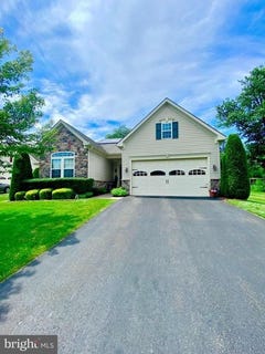 /international/us/10-applegate-drive-florence-nj-110101029875/