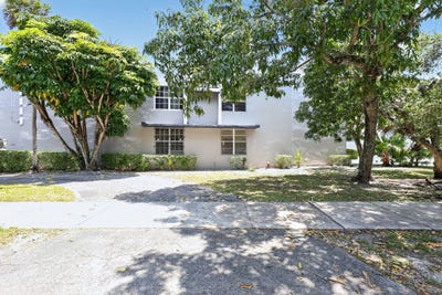 /international/us/251-ne-142nd-street-miami-fl-110107872514/