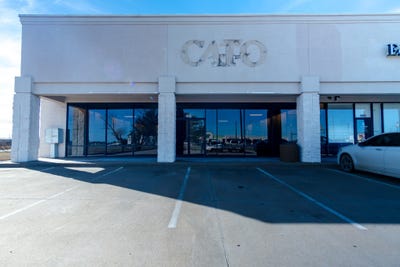 /international/us/2001-n-state-highway-121-bonham-tx-110105328785/