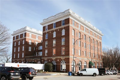 /international/us/247-e-washington-street-athens-ga-110105878012/