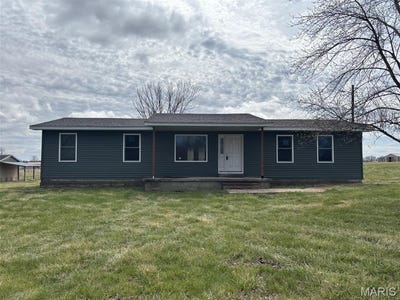 /international/us/3495-miles-station-road-brighton-il-110106847942/