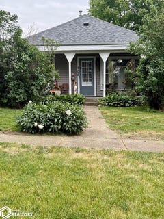 /international/us/705-maple-street-anita-ia-110108202139/
