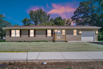 /international/us/2689-cass-street-lake-station-in-110101149082/