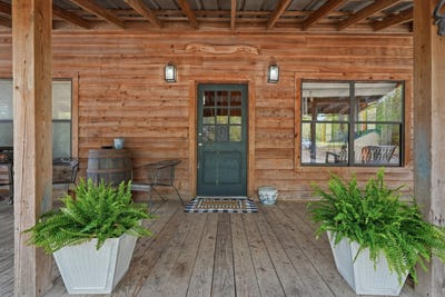 /international/us/7953-crawford-road-laurel-hill-fl-110107004468/
