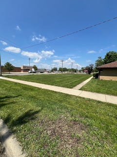 /international/us/3298-7th-street-park-city-il-110108391580/