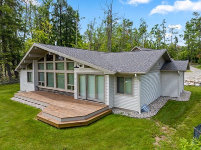 /international/us/1819-big-lake-road-gaylord-mi-110101314507/