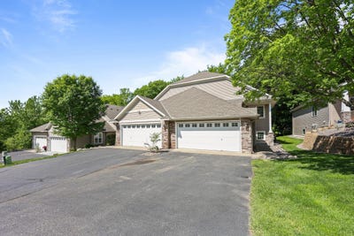 /international/us/6030-boulder-ridge-drive-rockford-mn-110108359408/