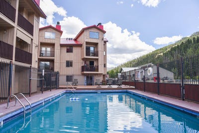 /international/us/201-main-street-w-red-river-nm-110106282157/
