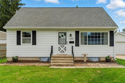 /international/us/2415-14th-avenue-marion-ia-110101426406/