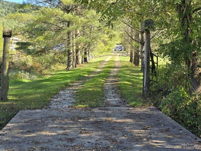/international/us/163-eulett-lane-vanceburg-ky-110095014070/