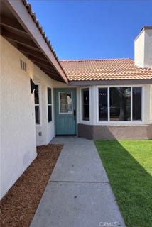/international/us/14958-granada-avenue-fontana-ca-110105920120/