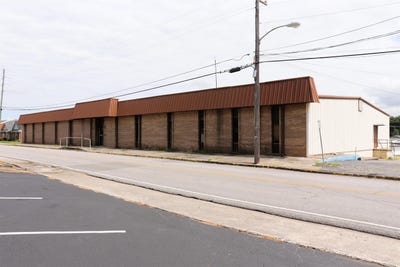 /international/us/400-chestnut-st-hartselle-al-110101437601/