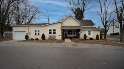 /international/us/107-s-main-street-shirley-in-110104547589/
