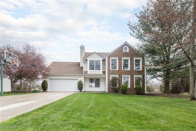 /international/us/590-chancellor-circle-avon-lake-oh-110099021535/