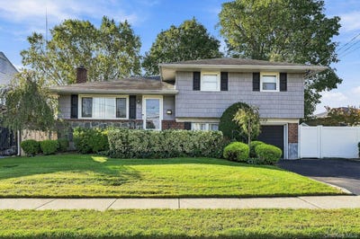 /international/us/23-chance-street-hicksville-ny-110120591105/