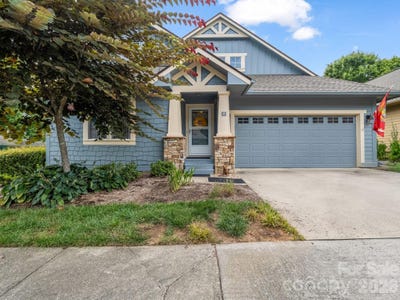 /international/us/27-gray-wolf-lane-hendersonville-nc-110101586993/
