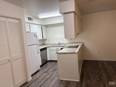 /international/us/4701-beechwood-street-bakersfield-ca-110108427405/