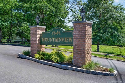 /international/us/425-sierra-vista-lane-valley-cottage-ny-110108691623/