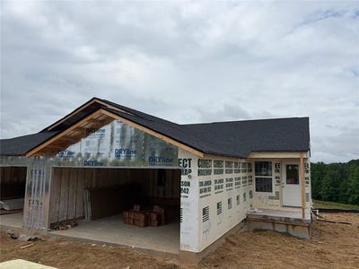 /international/us/27-village-drive-dawsonville-ga-110106030356/