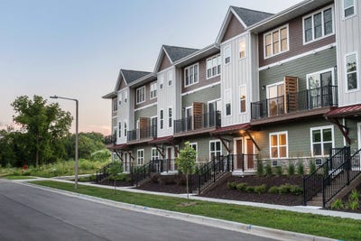 /international/us/2674-notre-dame-drive-fitchburg-wi-110101422822/?lang=en