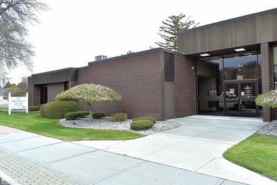 /international/us/6727-main-street-caseville-mi-110108029547/