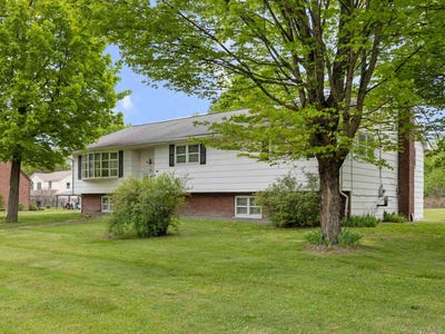 /international/us/104-new-paltz-road-highland-ny-110107929243/