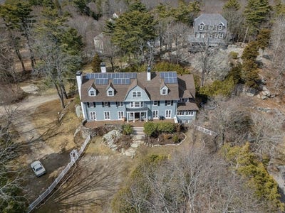 /international/us/852-hale-st-beverly-ma-110106280053/