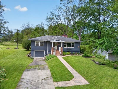 /international/us/106-clover-lane-ithaca-ny-110108352926/