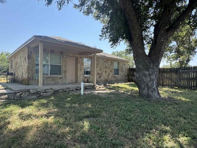 /international/us/200-n-7th-street-lometa-tx-110101477122/