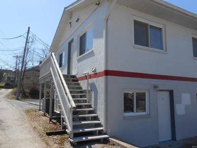 /international/us/339-s-lincoln-street-bloomington-in-110102981296/