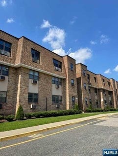 /international/us/220-meadow-lane-secaucus-nj-110107992842/