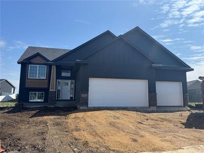 /international/us/18560-hexham-lane-lakeville-mn-110097081358/