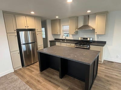 /international/us/725-w-thornton-avenue-hemet-ca-110099264112/