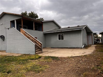/international/us/713-and-711-n-oneil-avenue-glendive-mt-110106215191/