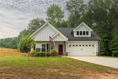 /international/us/2038-highway-63-homer-ga-110100591267/