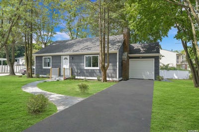 /international/us/746-higbie-lane-west-islip-ny-110096105090/