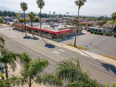 /international/us/127-w-40th-street-san-bernardino-ca-110107233366/