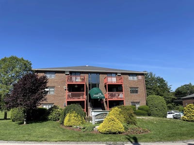 /international/us/99-powers-street-milford-nh-110106433170/