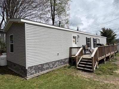 /international/us/14-hilltop-manor-mobile-home-park-littleton-nh-110106586774/