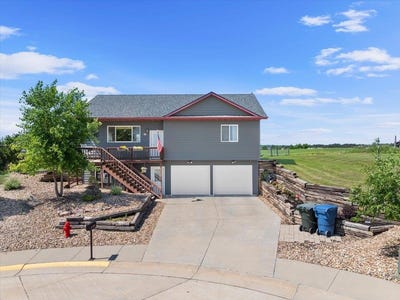 /international/us/702-taylor-court-belle-fourche-sd-110100423317/