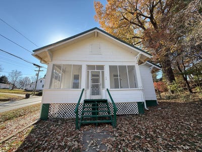 /international/us/413-s-adams-street-golconda-il-110103708506/