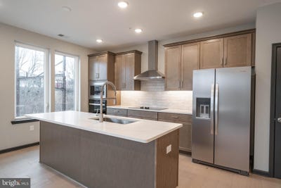 /international/us/421-washington-street-conshohocken-pa-110105852721/