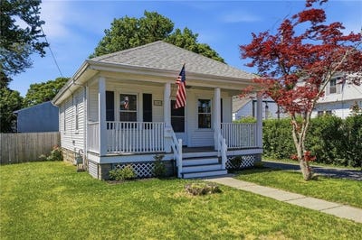 /international/us/1009-willett-avenue-east-providence-ri-110108681470/