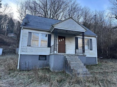 /international/us/1008-lorton-lick-road-bluefield-wv-110104297229/