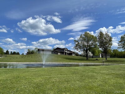 /international/us/661-south-range-ironwood-mi-110098544472/?lang=en