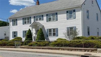 /international/us/56-w-warwick-avenue-west-warwick-ri-110108226201/