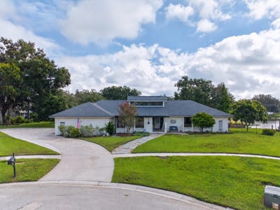 /international/us/906-retriever-avenue-seffner-fl-110110207947/