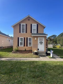 /international/us/224-s-d-street-cheboygan-mi-110109931843/