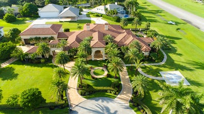 /international/us/15855-barnstormer-court-wellington-fl-110120529336/