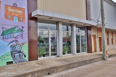/international/us/168-e-main-street-bradford-tn-110099298493/